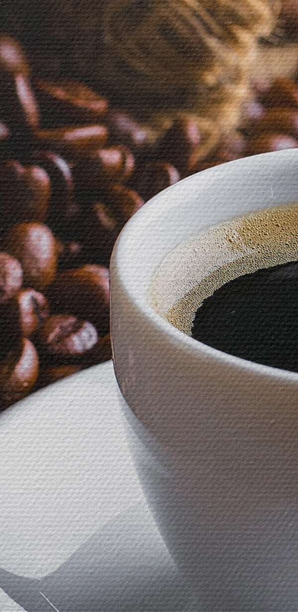 Een kop koffie en een zak koffiebonen Een kop koffie en een zak koffiebonen
