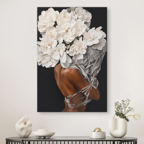 Een vrouw met witte bloemen op haar hoofd Een vrouw met witte bloemen op haar hoofd