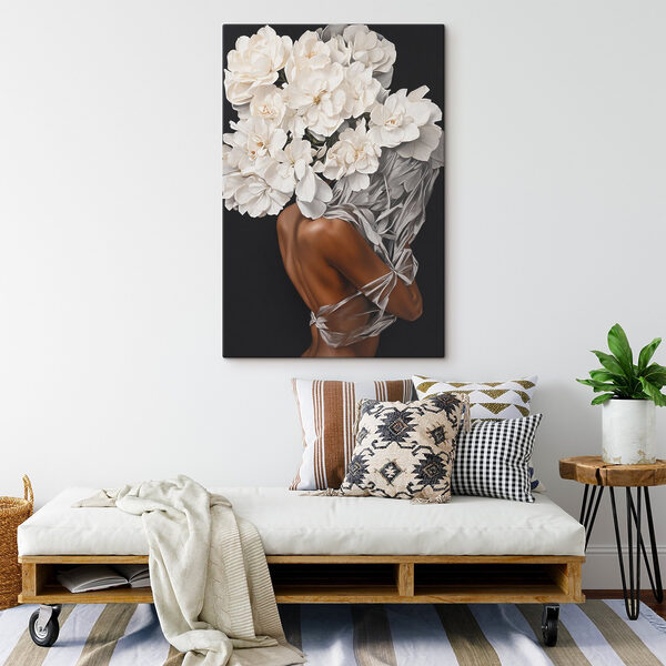 Een vrouw met witte bloemen op haar hoofd Een vrouw met witte bloemen op haar hoofd