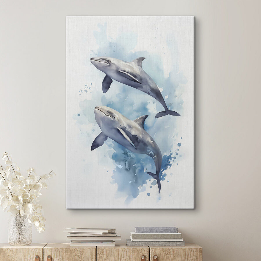 Twee dolfijnen zwemmen in het water