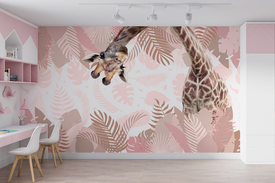 Giraffe met een patroon van bladeren
