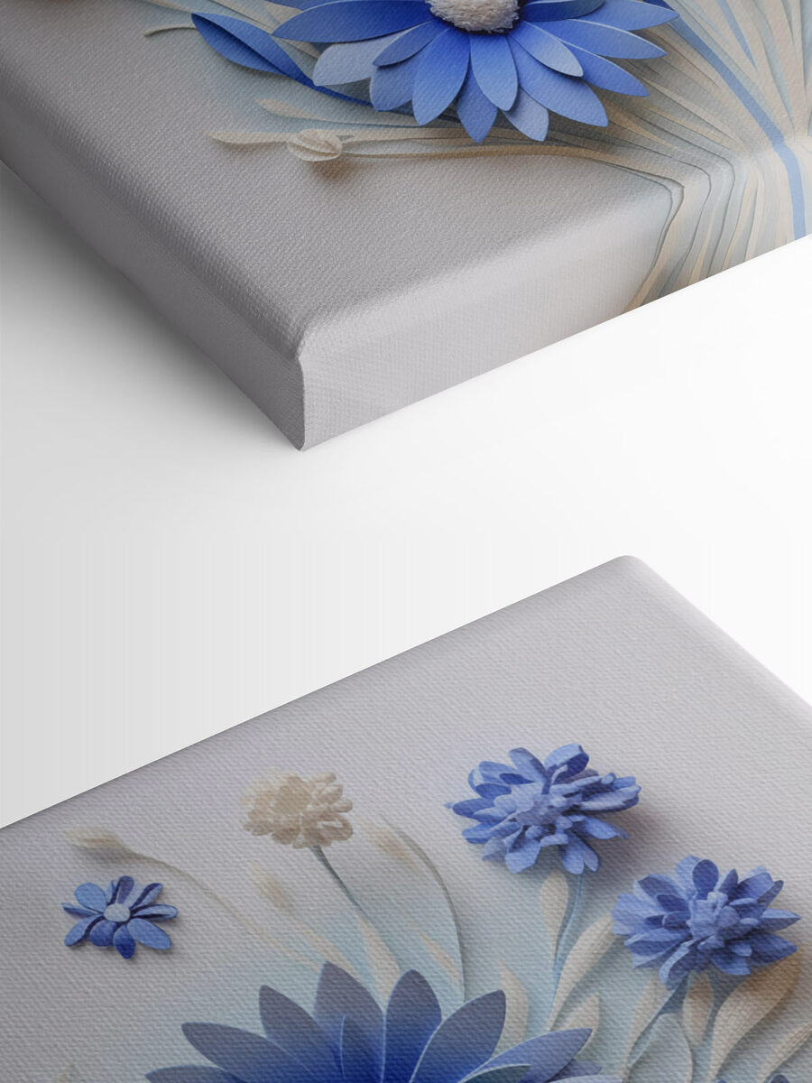 Blauwe en witte papieren bloemen