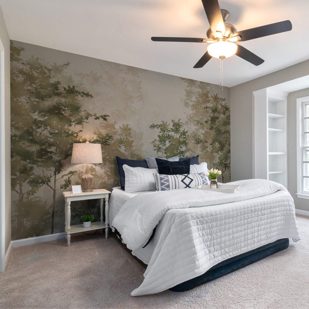 Groep bomen met mist