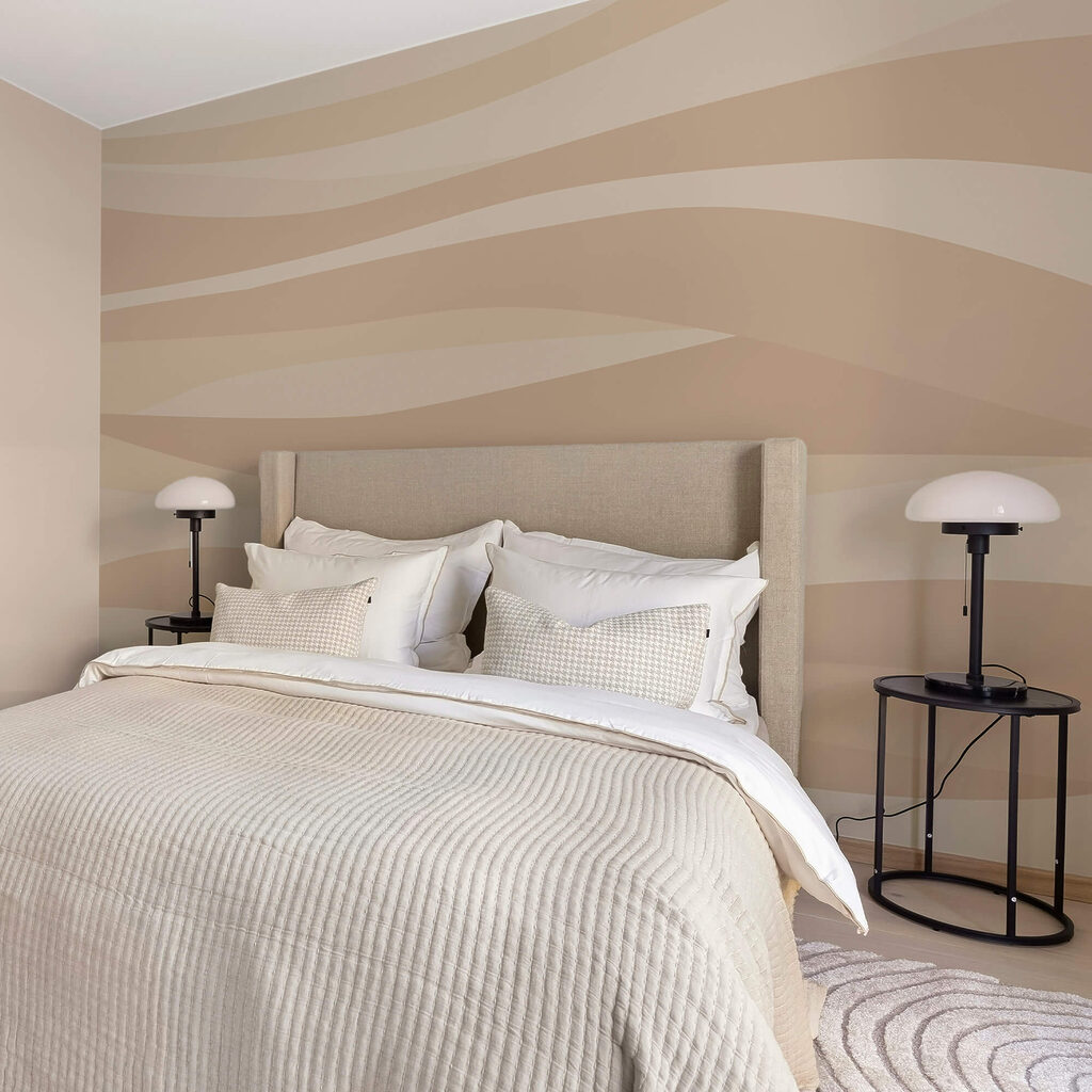 Bruin en wit golvend patroon