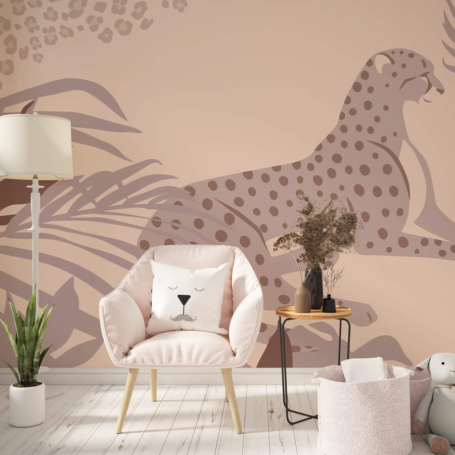 Cheetah liggend met planten