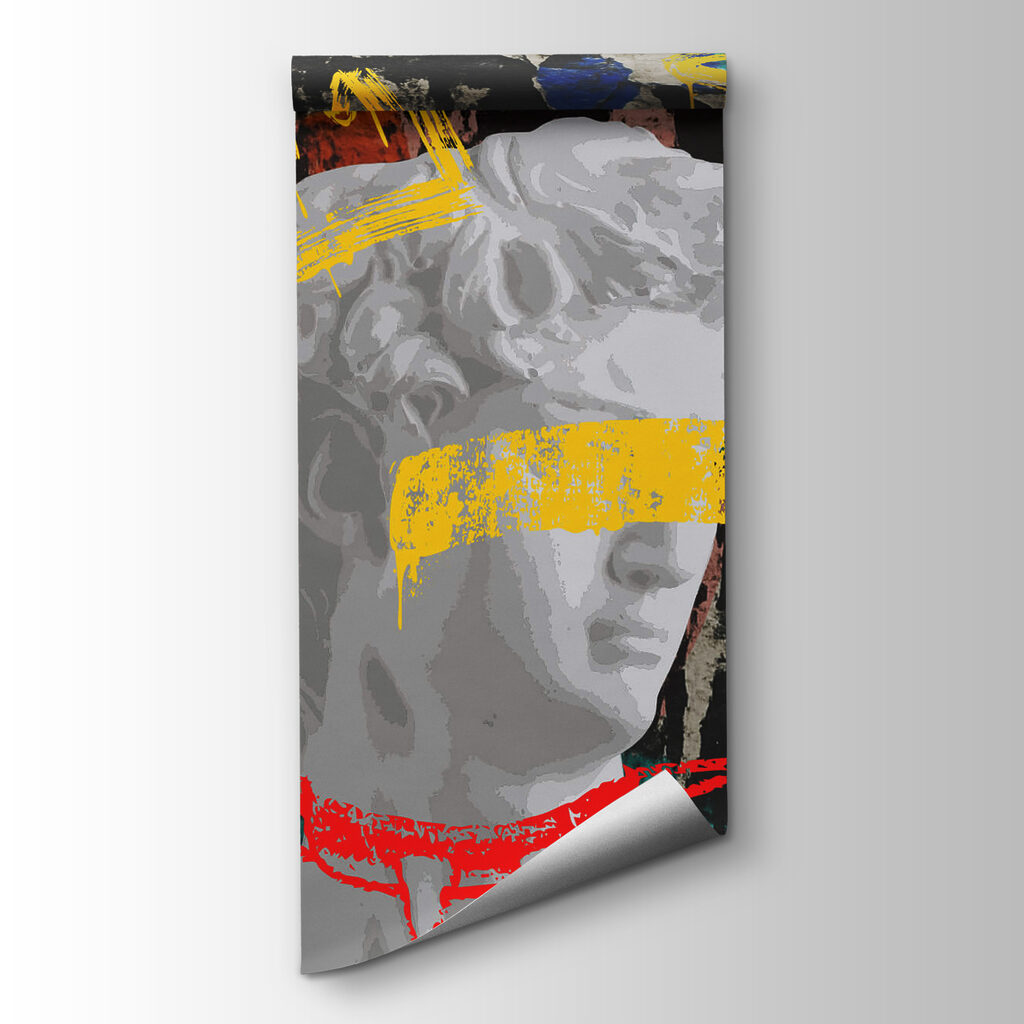 Statue with a crown on it Statue with a crown on it