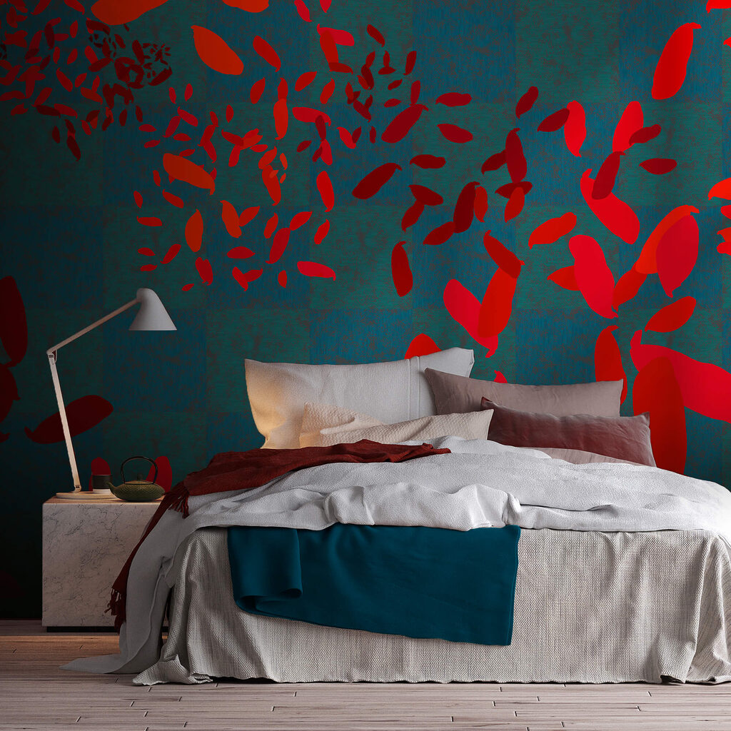 Rode bladeren op een blauwe achtergrond