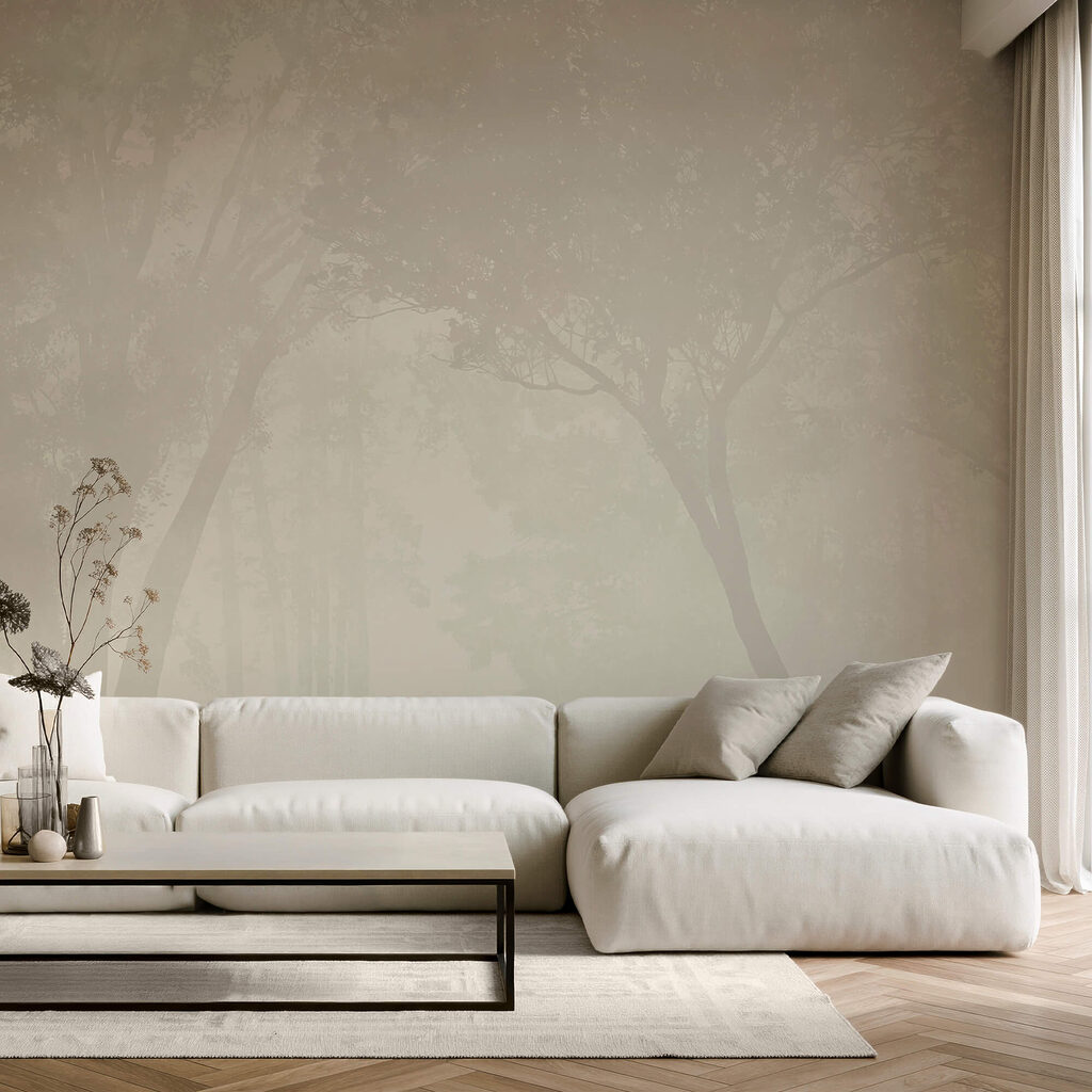 Mistig bos met bomen