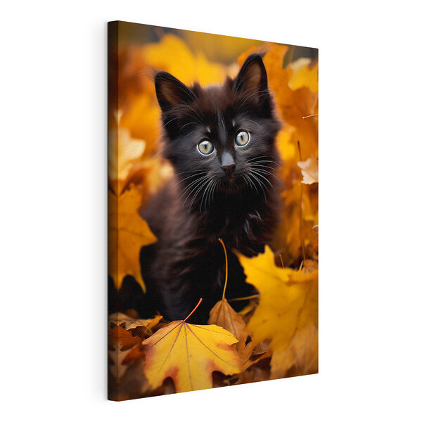 Zwart katje in een stapel bladeren Canvas Schilderijen Zwart katje in een stapel bladeren