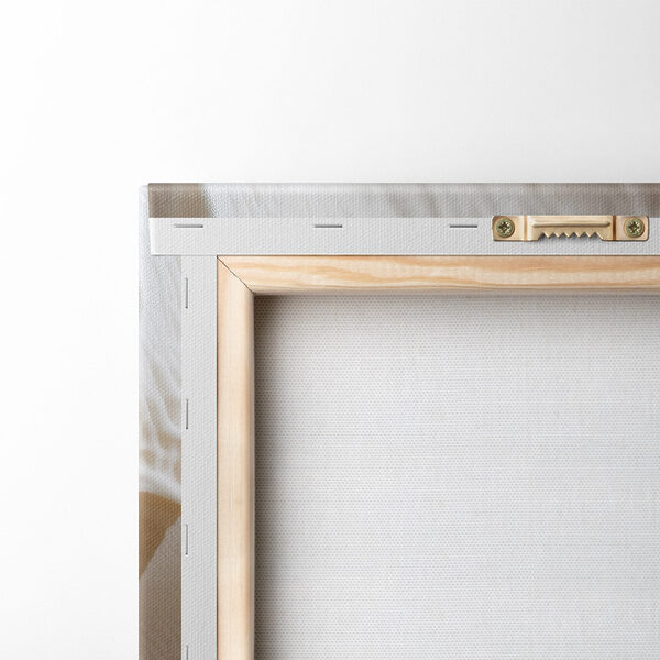 Delicate layers in graceful formations