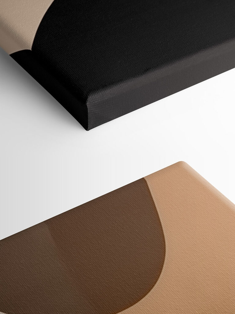 Black and tan circles