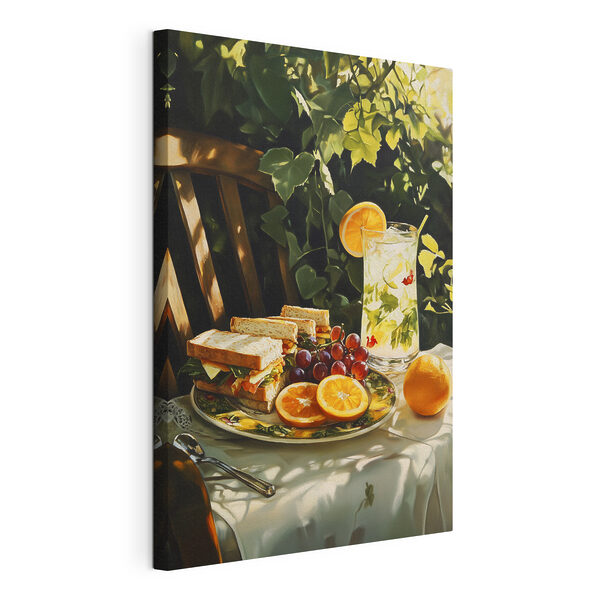 Canvas Schilderijen Bord met broodjes en fruit op een tafel