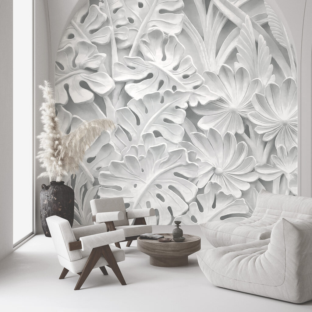Witte muur met bloemen en bladeren