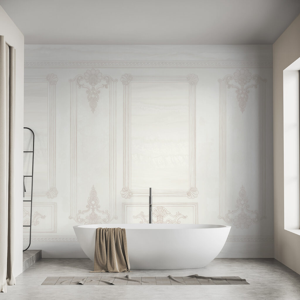 Witte muur met sierlijke motieven Witte muur met sierlijke motieven