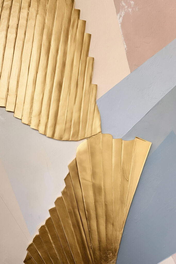 Elegant fan-shaped design with soft colors